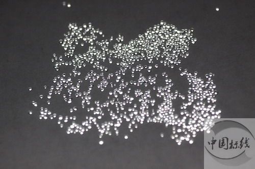 鄂城金属表面处理厂喷砂玻璃微珠清理